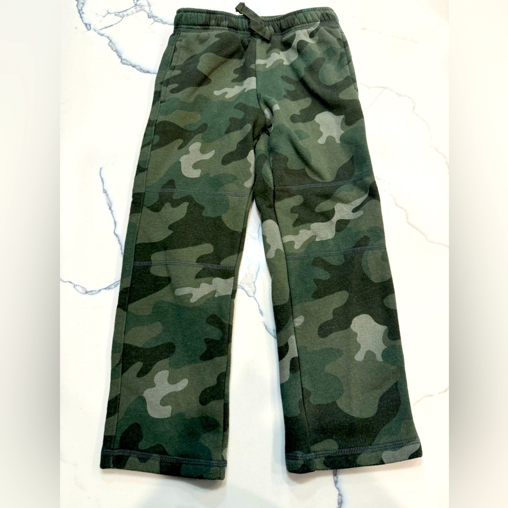 Camo boys joggers Jumping Beans size 5